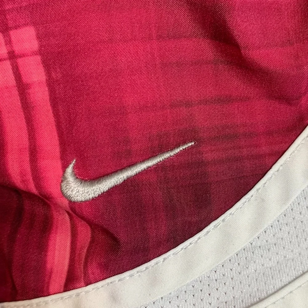 Nike red pink